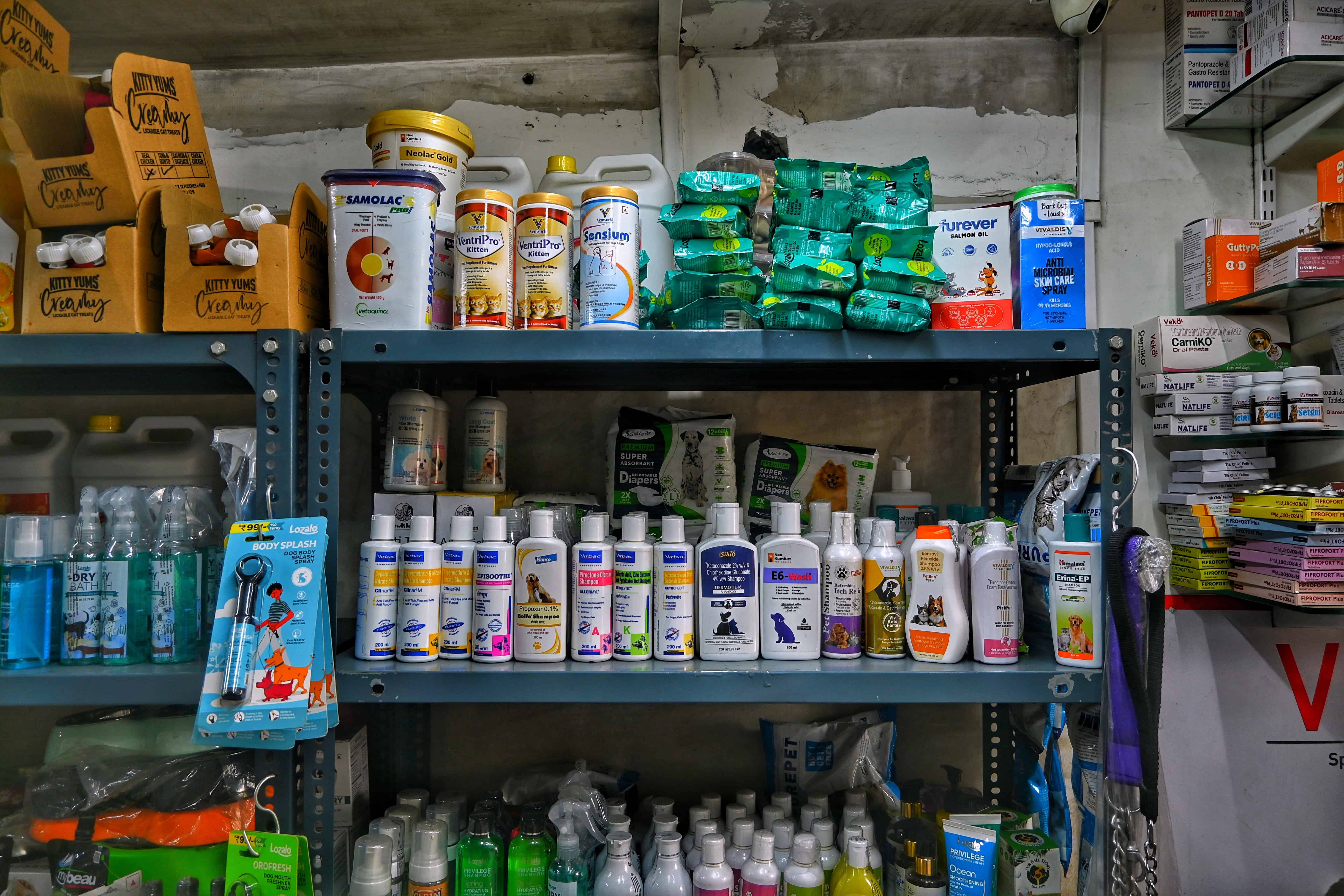 Pet shop supplies and medicines in Alipore, Kolkata